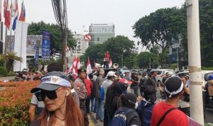 demo-pedagang-baju-bekas_